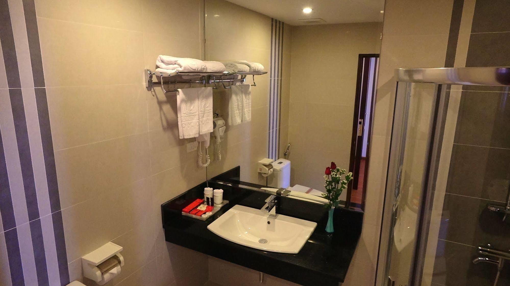 Golden Halong Hotel Nan Giang Exterior photo